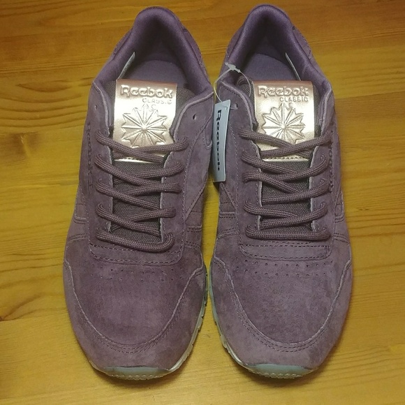 **SOLD** NWT REEBOK CLASSIC SUEDE SNEAKERS - Picture 5 of 6